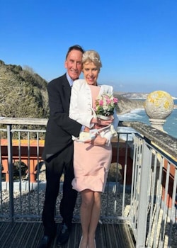 Victor (Bournemouth, United Kingdom) – Olga (Kyiv, Ukraine)