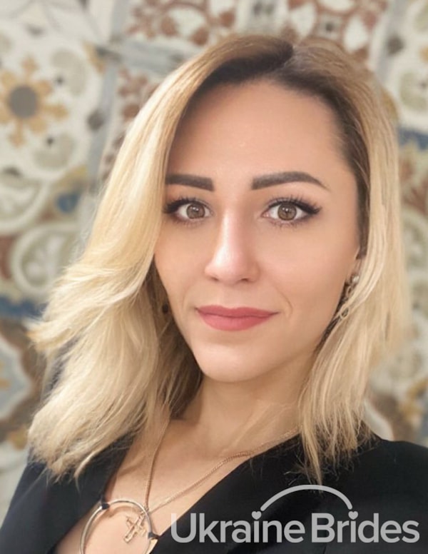 Profile photo for Oksana ELEGANCE