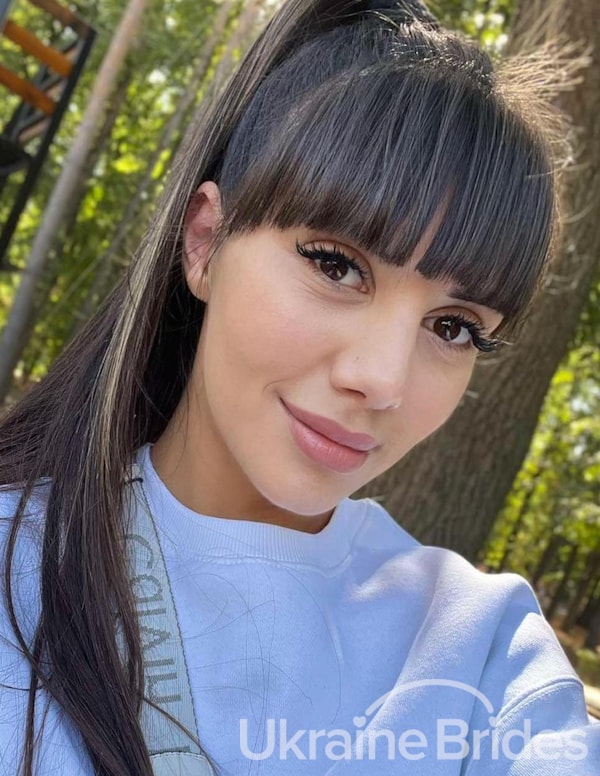 Profile photo for YuliiaLady